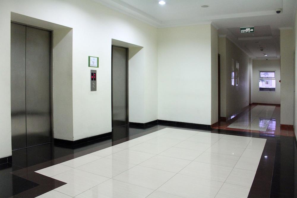 Oyo 266 Margonda Residence 5 Depok Kültér fotó