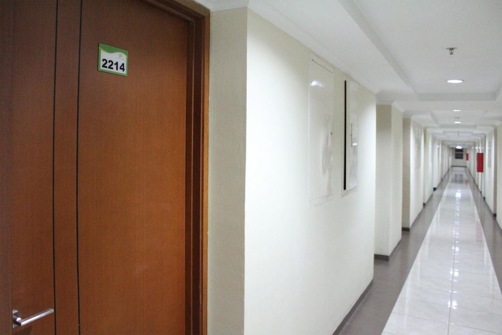 Oyo 266 Margonda Residence 5 Depok Kültér fotó